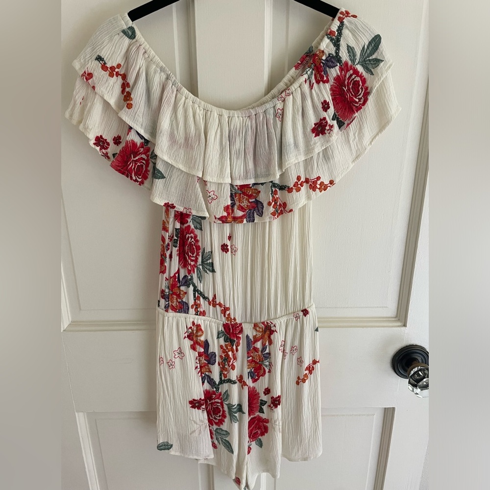 Impeccable Pig boutique romper red floral on white size S